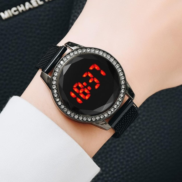 Fashion Magnetic Women Watches